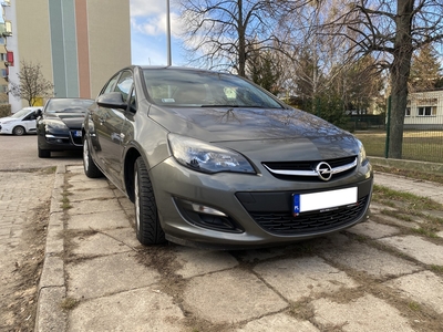 Opel Astra J 2018 z gazem, zadbany