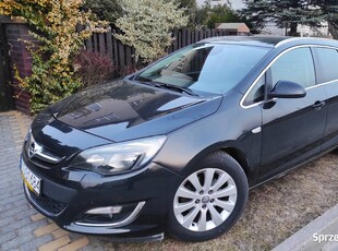 Opel Astra J 2.0D 165KM / kombi / hak