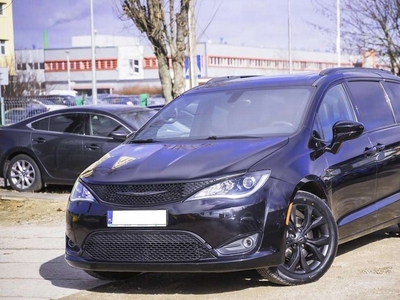 Chrysler Pacifica II 3.6 V6 291KM 2018