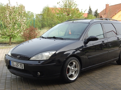 Ford Focus I Kombi 2.0 16V 130KM 2003