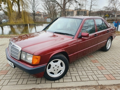 Mercedes 190 1.8 i 109KM 1992