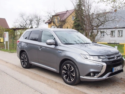 Mitsubishi Outlander III 2016