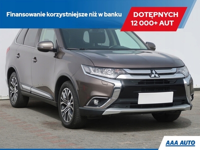 Mitsubishi Outlander III SUV Facelifting 2017 2.0 150KM 2017