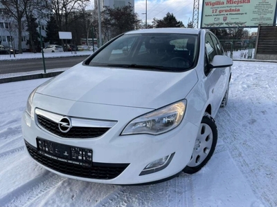 Opel Astra J Hatchback 5d 1.4 Twinport ECOTEC 100KM 2011