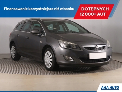 Opel Astra J Sports Tourer 1.4 Turbo ECOTEC 120KM 2011