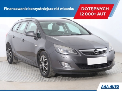 Opel Astra J Sports Tourer 1.7 CDTI ECOTEC 125KM 2011