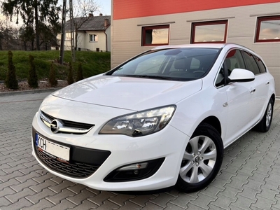 Opel Astra J Sports Tourer Facelifting 1.4 Twinport ECOTEC 100KM 2015