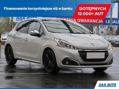 Peugeot 208 I Hatchback 5d Facelifting 1.2 PureTech 82KM 2015