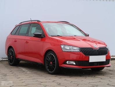 Skoda Fabia III , Klimatronic, Tempomat, Parktronic, Podgrzewane siedzienia