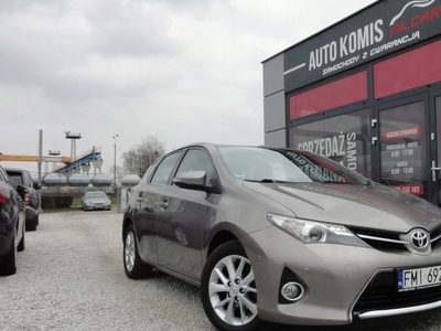 Toyota Auris I Hatchback 5d Facelifting 1.6 Valvematic 132KM 2012