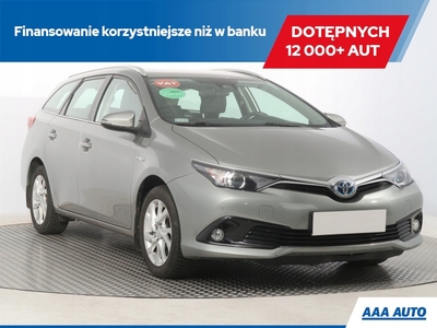 Toyota Auris II Touring Sports Facelifting 1.8 Hybrid 136KM 2017