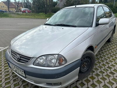 Toyota Avensis I Sedan 1.8 110KM 2001