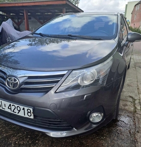 Toyota Avensis III Wagon Facelifting 2.0 D-4D 124KM 2013