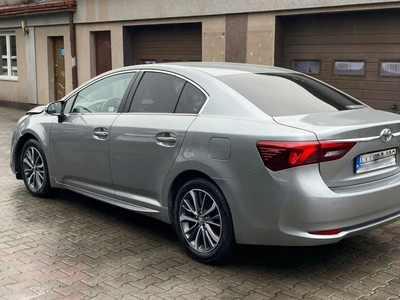 Toyota Avensis III Wagon Facelifting 2015 2.0 D-4D 143KM 2017