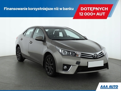 Toyota Corolla XI Sedan 1.6 Valvematic 132KM 2015