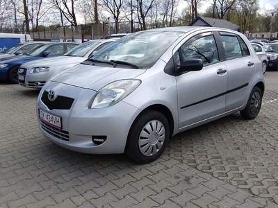 Toyota Yaris II Hatchback 5d 1.0 VVT-i 69KM 2006