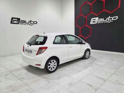 Toyota Yaris III Hatchback 5d Facelifting 1.0 VVT-i 69KM 2014