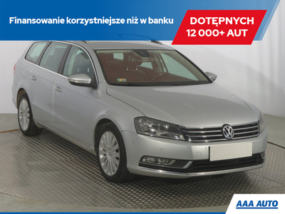 Volkswagen Passat B7 Variant 2.0 TDI CR DPF BlueMotion 140KM 2012