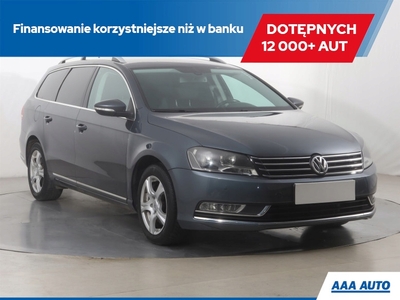 Volkswagen Passat B7 Variant 2.0 TDI CR DPF BlueMotion 170KM 2011