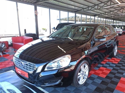 Volvo V60 I Kombi 1.6 T3 150KM 2012