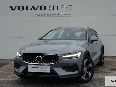 Volvo V60 II Cross Country Facelifting 2.0 B4 197KM 2023