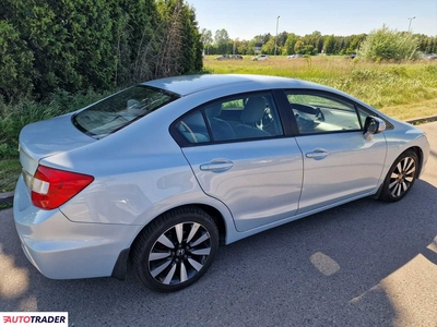 Honda Civic 1.8 benzyna 141 KM 2012r. (Warszawa)