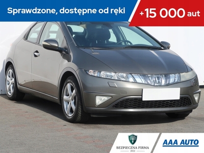 Honda Civic VIII Hatchback 3d 1.8 i-VTEC 140KM 2008