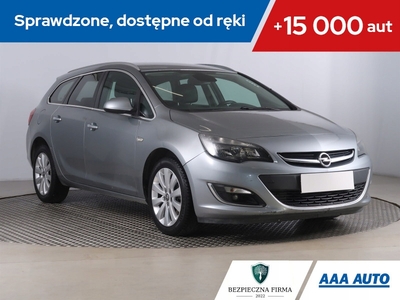 Opel Astra J Sports Tourer Facelifting 2.0 CDTI ECOTEC 165KM 2013