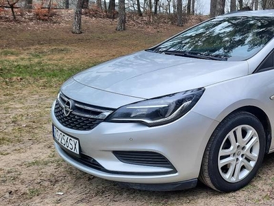 Opel Astra K bardzo zadbany niski przebieg. Bezwypadkowy