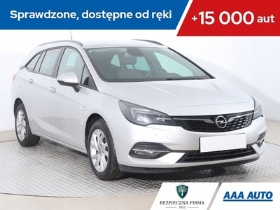 Opel Astra K Sportstourer Facelifting 1.2 Turbo 130KM 2020