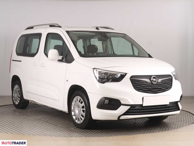 Opel Combo 1.2 108 KM 2019r. (Piaseczno)