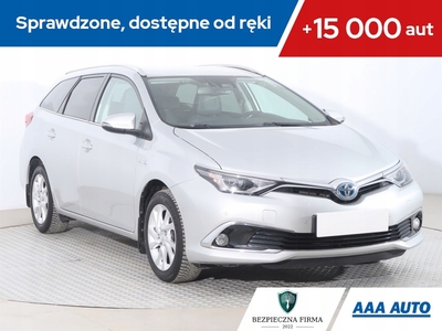 Toyota Auris II Touring Sports Facelifting 1.8 Hybrid 136KM 2018