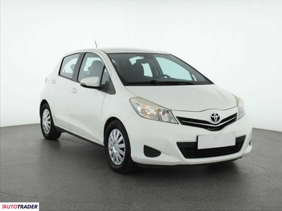 Toyota Yaris 1.4 88 KM 2011r. (Piaseczno)