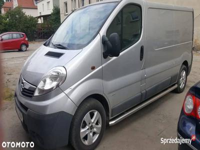 OPEL VIVARO 2.5 115KM *KLIMA * HAK * 3 osobowy * PARKTRONIC