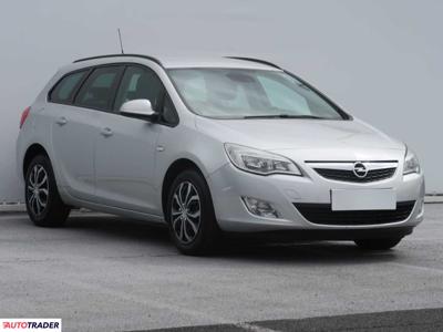 Opel Astra 1.4 118 KM 2010r. (Piaseczno)