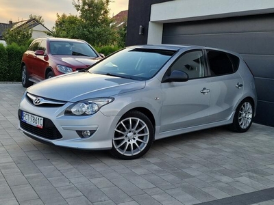 Hyundai i30 1.4 16V 109km STAN BDB po serwisie zawieszenia i klimy *bezwypadkowy*