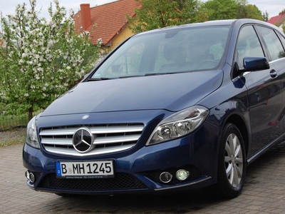 Mercedes Klasa B W246 Sports Tourer 180 BlueEFFICIENCY 122KM 2012