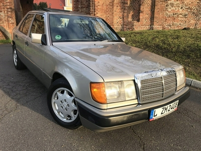 Mercedes W124 Sedan 2.3 132KM 1990