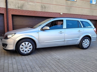 Opel Astra Kombi 1.6i benz.,2005r. Stan bdb