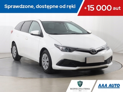 Toyota Auris II Touring Sports Facelifting 1.4 D-4D 90KM 2018