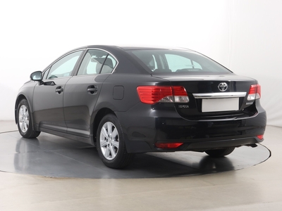 Toyota Avensis III Sedan Facelifting 2.0 D-4D 124KM 2014