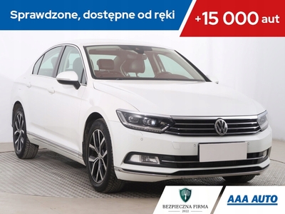 Volkswagen Passat B8 Limousine 1.8 TSI BlueMotion Technology 180KM 2015