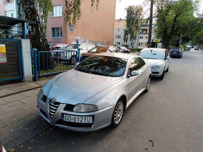 Alfa Romeo GT 1.9 JTD 2007 r. uszkodzona