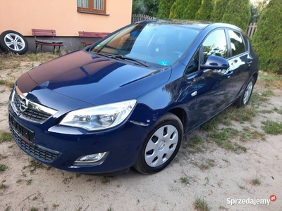 Astra J 2011 rok sprowadzona