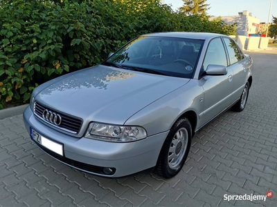 AUDI A4 LIFT 1,6 16V 101KM KLIMA PO SERWISIE DOINWESTOWANA BEZ RDZY