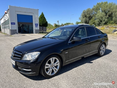 Mercedes C 1.8 BENZYNA Klimatronik Automat Nawigacja Ledy AVANTGARDE