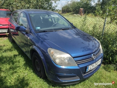 Opel Astra benzyna