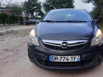 Opel corsa rok 2013 1.2 benzyna klima gaz 5 drzwi