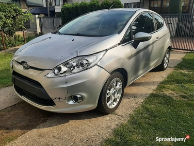 Ford Fiesta benzyna rok 2013 alufelgi czujniki parkowania