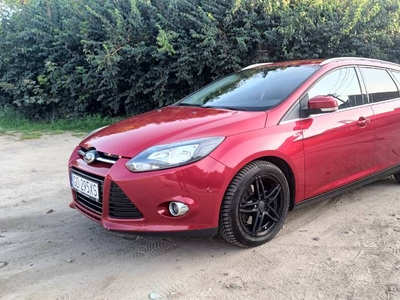 Ford Focus Mk3 Kombi 1,6 benzyna 182 KM Titanium el. hak